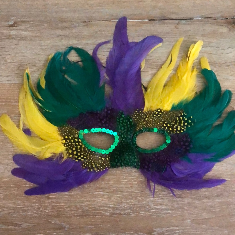 Feather mask